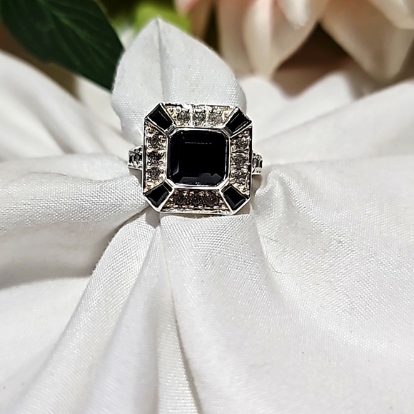 Black Spinel Ring - Picture 3 of 16